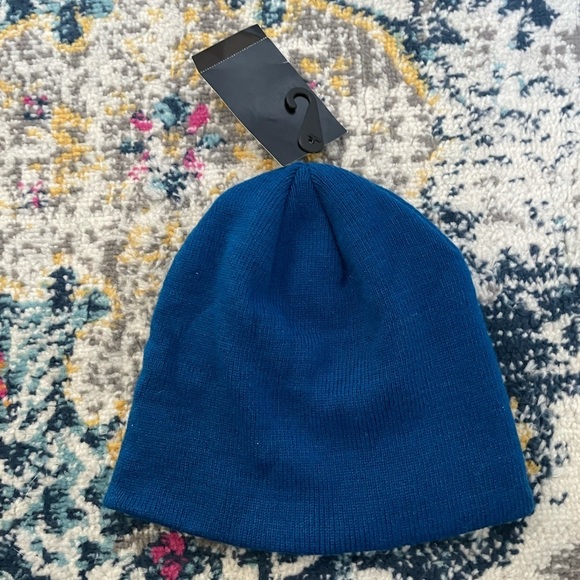 New Hurley Icon Staples Beanie in blue - Picture 3 of 4